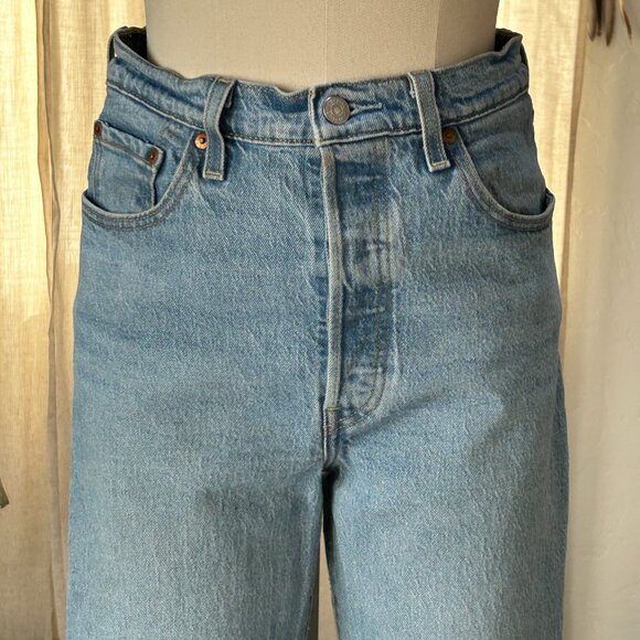 Levi's Ribcage Straight Leg Jeans - Picture 12 of 14